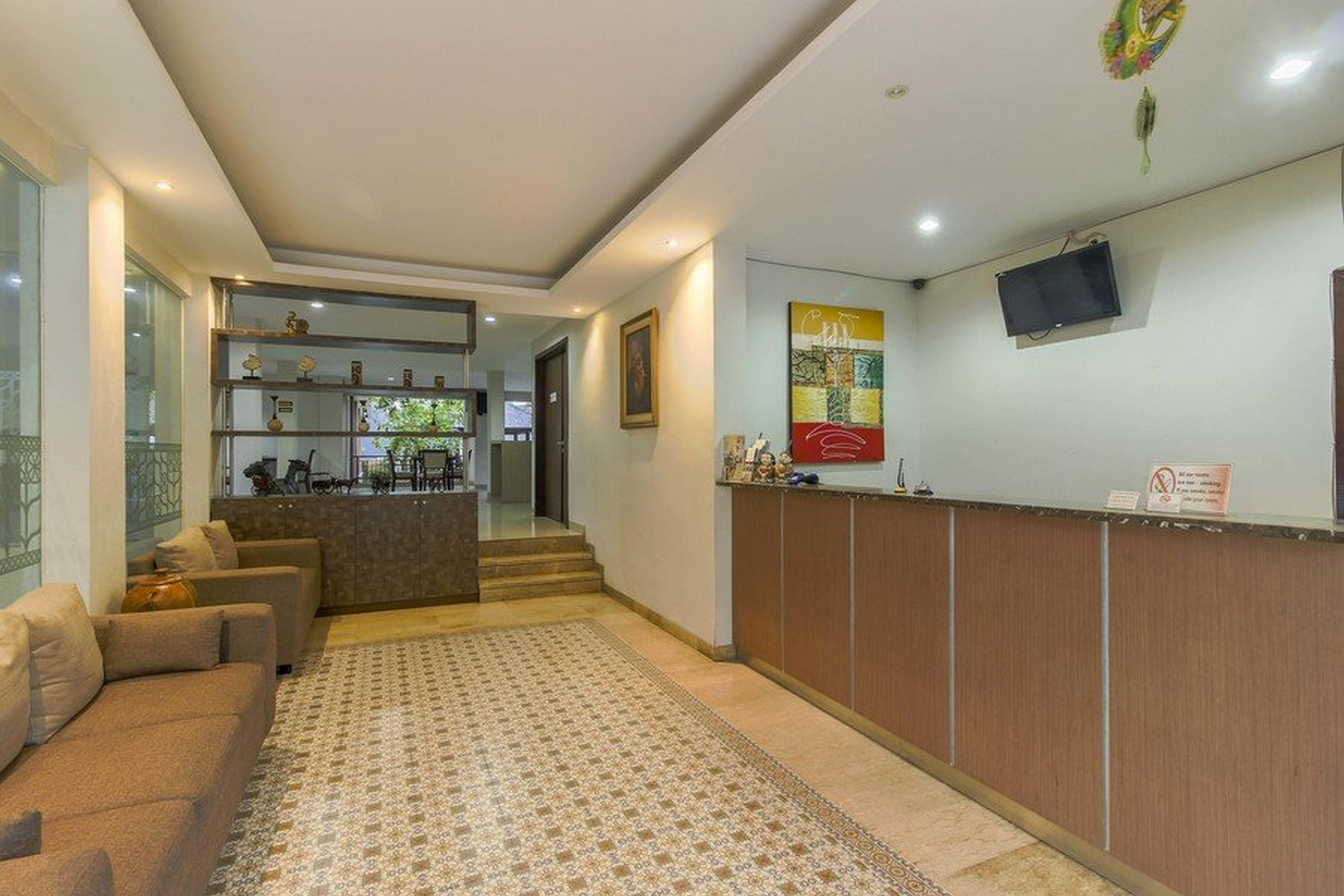 Reddoorz Plus @ Tb Simatupang Yakarta Exterior foto