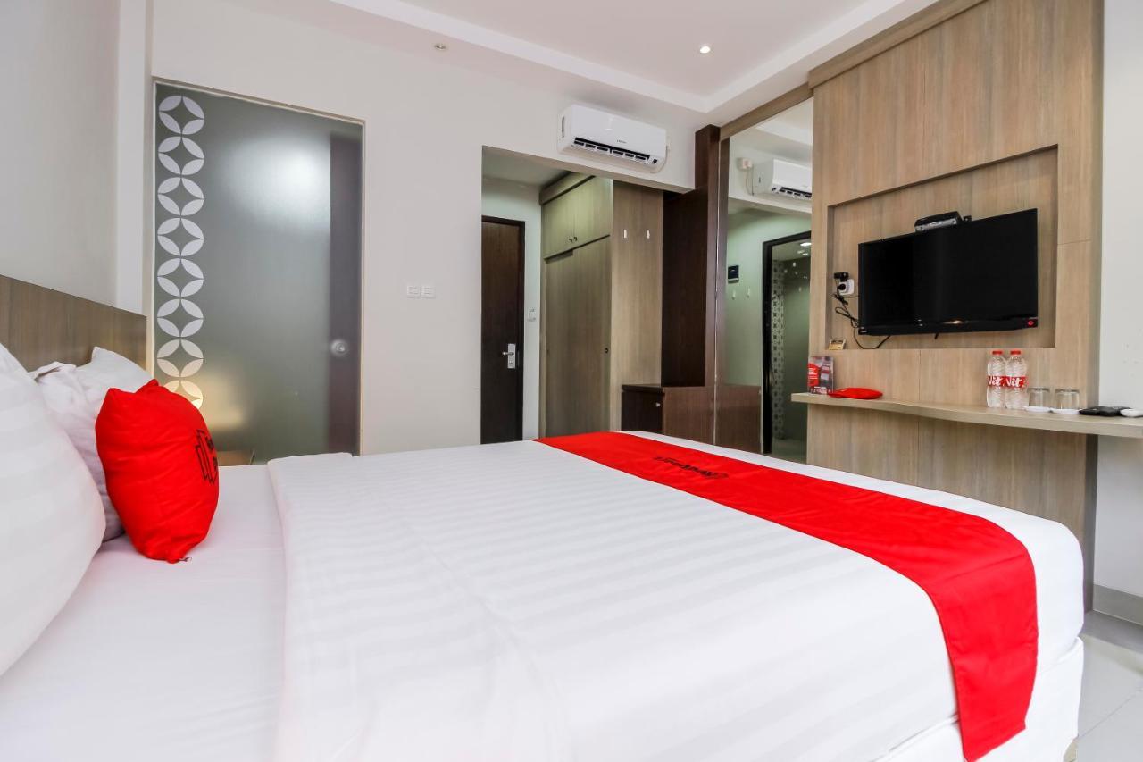 Reddoorz Plus @ Tb Simatupang Yakarta Exterior foto